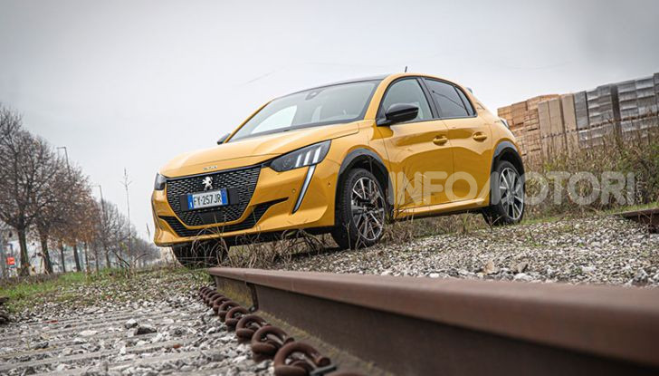 [VIDEO] Prova nuova Peugeot 208 GT Line 2020: la più bella del reame! - Foto 13 di 26