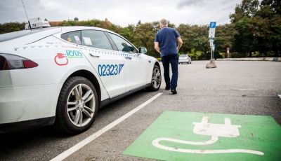 Ricarica auto elettriche wireless, al via la sperimentazione