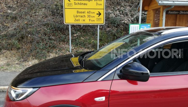 Prova Opel Grandland X Hybrid4, il SUV ecologico per andare ovunque - Foto 11 di 15