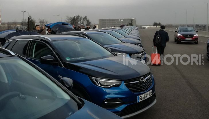 Prova Opel Grandland X Hybrid4, il SUV ecologico per andare ovunque - Foto 7 di 15