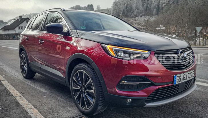 Prova Opel Grandland X Hybrid4, il SUV ecologico per andare ovunque - Foto 4 di 15