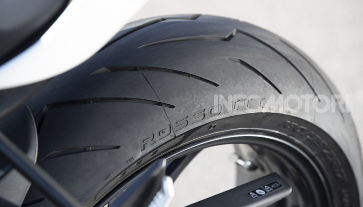 Il 2020 di Triumph si apre col lancio della nuova Street Triple S - Foto 13 di 35