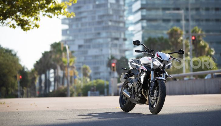 Il 2020 di Triumph si apre col lancio della nuova Street Triple S - Foto 31 di 35