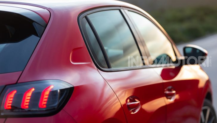 Peugeot 208 Allure Navi Pack