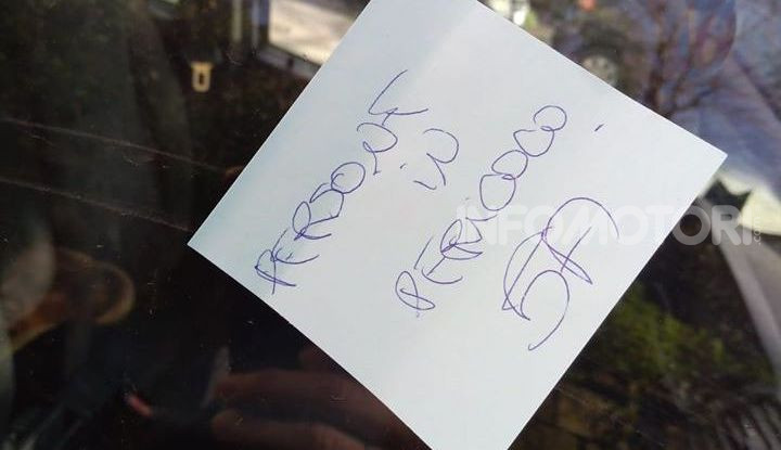 A Napoli arrivano le multe dei bambini con i Post-it - Foto 2 di 3