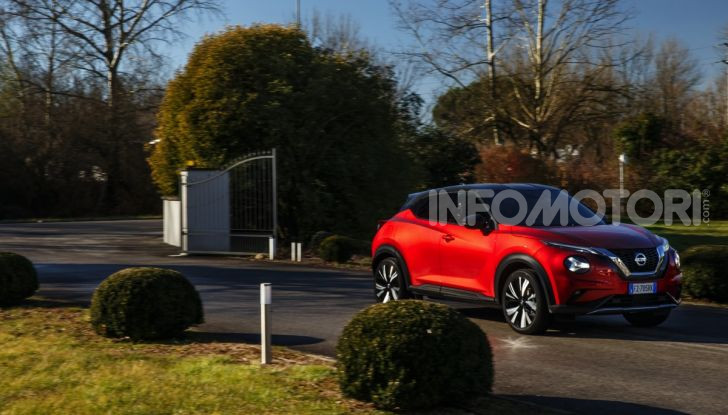 Prova su strada Nissan Juke 2020, più convenzionale e tecnologica - Foto 3 di 23