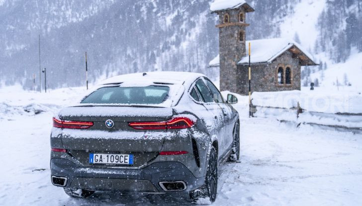 [VIDEO] Il test della nuova BMW X6 2020 sulla neve di Livigno - Foto 3 di 25