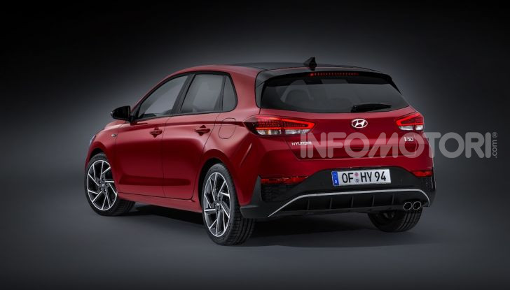 Nuova Hyundai i30: carattere sportivo con un cuore green - Foto 2 di 5