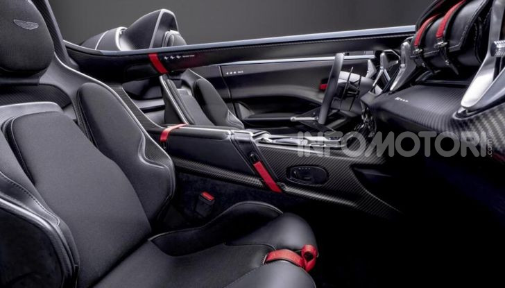 Aston Martin V12 Speedster: ispirata ai caccia - Foto 4 di 12