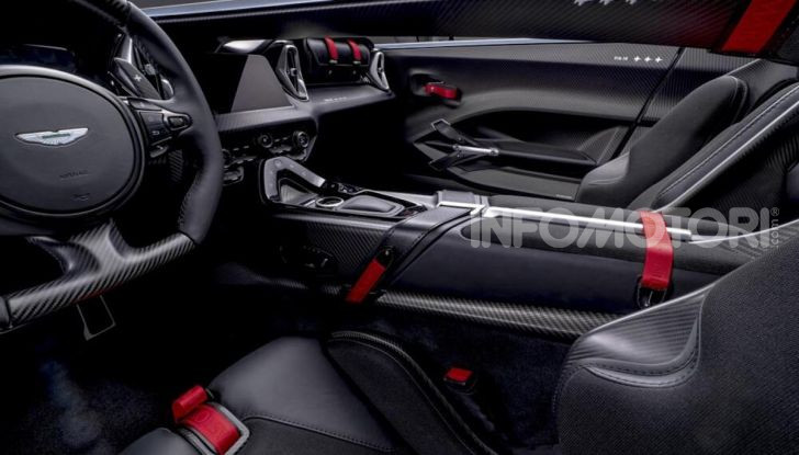 Aston Martin V12 Speedster: ispirata ai caccia - Foto 7 di 12