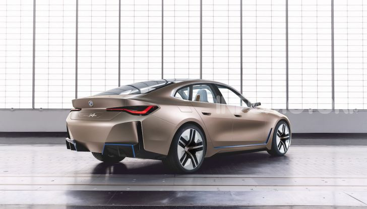 BMW Concept i4: la prima gran coupé 100% elettrica del brand tedesco - Foto 7 di 16