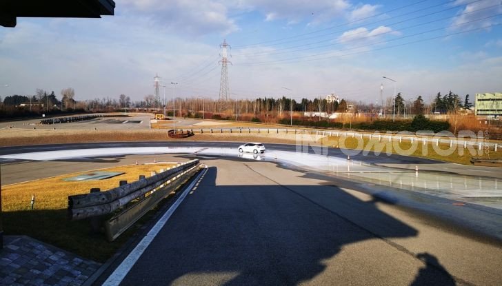 Guida sicura: le regole che è bene ricordare per evitare incidenti - Foto 19 di 25