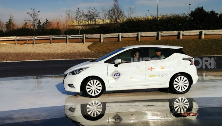 Guida sicura: le regole che è bene ricordare per evitare incidenti - Foto 9 di 25