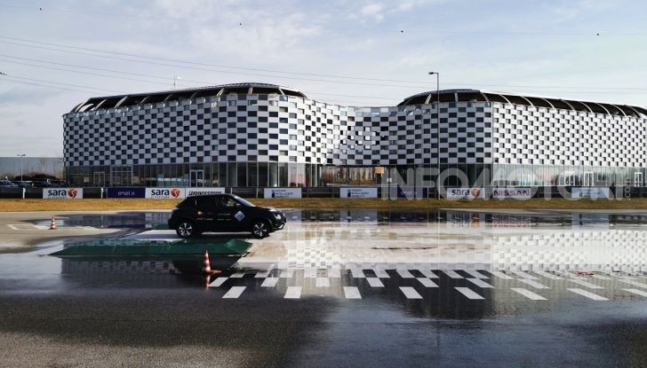 Guida sicura: le regole che è bene ricordare per evitare incidenti - Foto 23 di 25