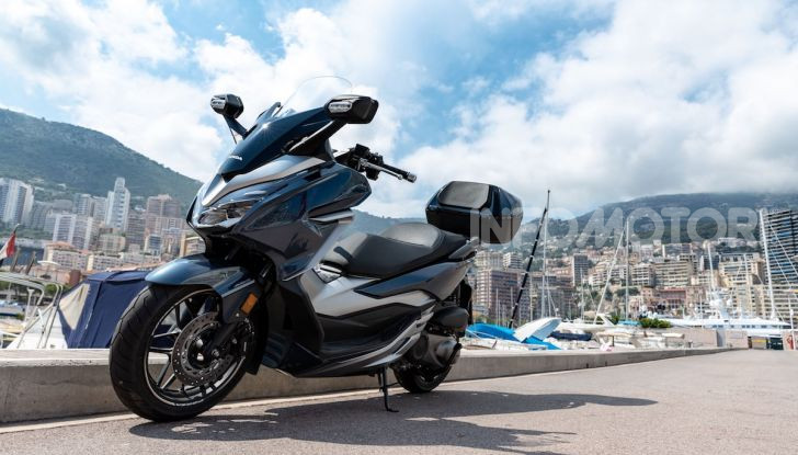 Honda Forza 300 2020 Limited Edition: look sportivo e praticità ai massimi livelli - Foto 21 di 23