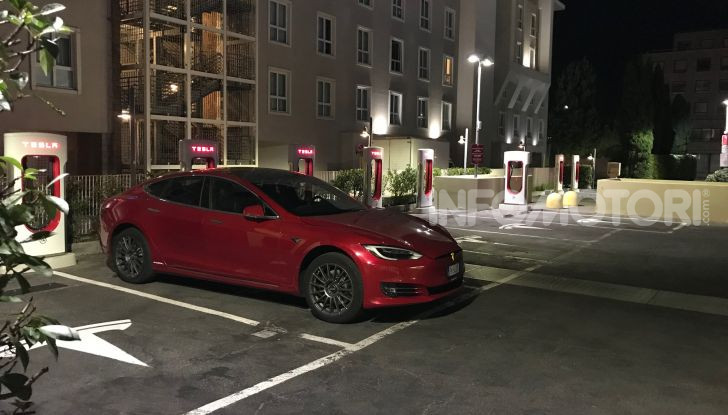 Temperature roventi: in California le ricariche delle auto elettriche vengono limitate - Foto 11 di 11