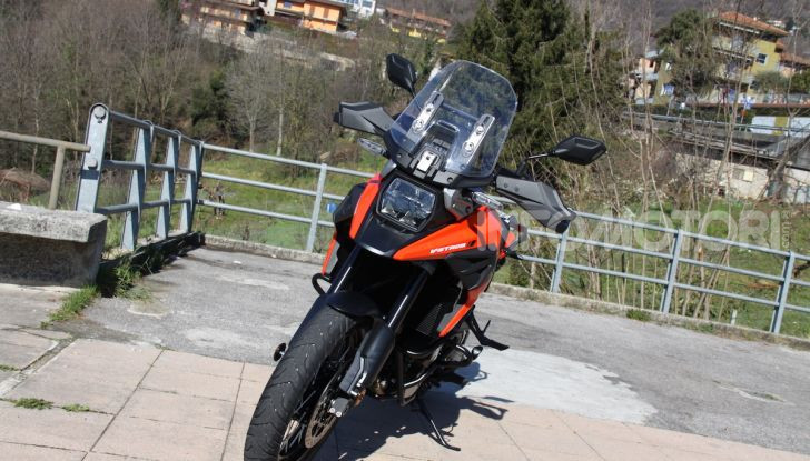 Test Ride Suzuki V-Strom 1050XT: la crossover che ama l’asfalto e non disdegna l’off-road - Foto 23 di 42