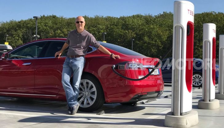 Temperature roventi: in California le ricariche delle auto elettriche vengono limitate - Foto 3 di 11