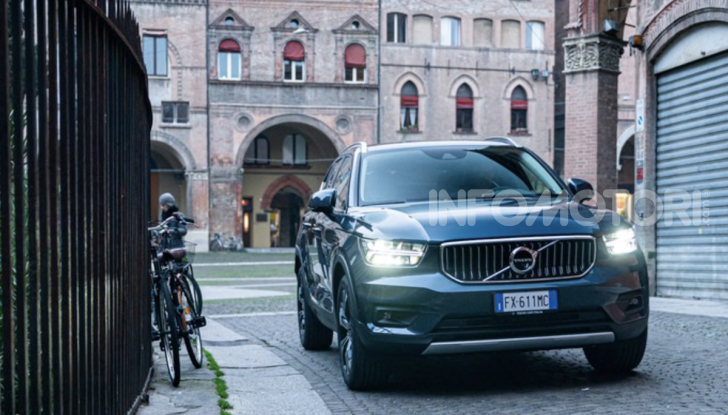 Volvo XC40 Recharge T5 Plug-in Hybrid: motori e prezzi - Foto 20 di 21