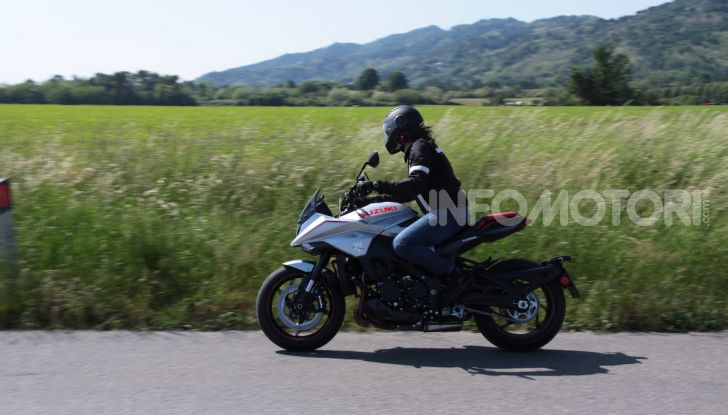 Test ride Suzuki Katana Jindachi: la naked che unisce potenza ed eleganza - Foto 28 di 40