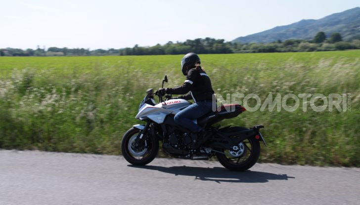 Test ride Suzuki Katana Jindachi: la naked che unisce potenza ed eleganza - Foto 29 di 40