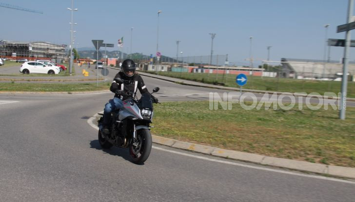 Test ride Suzuki Katana Jindachi: la naked che unisce potenza ed eleganza - Foto 31 di 40