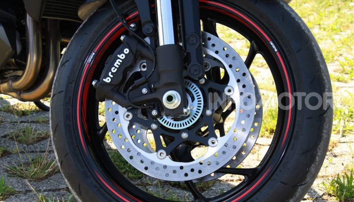 Test ride Suzuki Katana Jindachi: la naked che unisce potenza ed eleganza - Foto 6 di 40