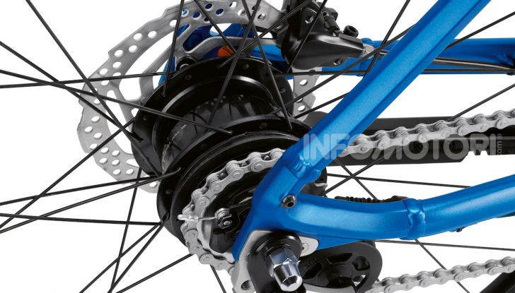 BMW e Mini firmano una nuova linea di monopattini, bici ed e-bike - Foto 11 di 21