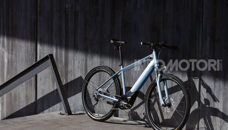 BMW e Mini firmano una nuova linea di monopattini, bici ed e-bike - Foto 13 di 21