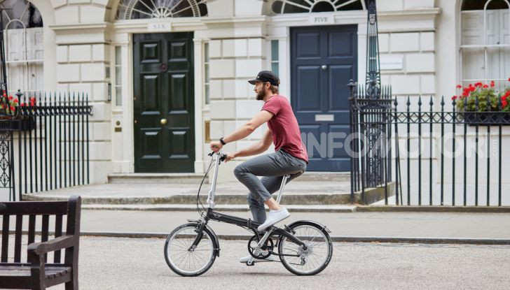 BMW e Mini firmano una nuova linea di monopattini, bici ed e-bike - Foto 2 di 21