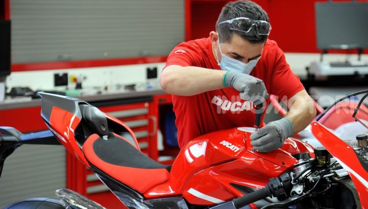 Ducati avvia la produzione della Superleggera V4 - Foto 5 di 8