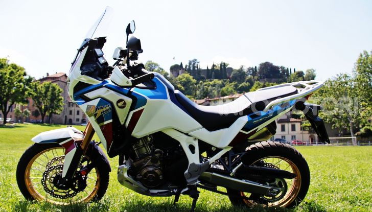 [VIDEO] Prova Honda Africa Twin 1100 Adventure Sports: regina su strada e off-road - Foto 1 di 20