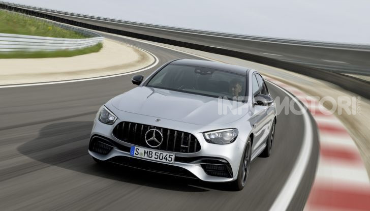 Mercedes-AMG E 63 4MATIC: berlina e station wagon fanno rima con prestazioni e comfort - Foto 38 di 51
