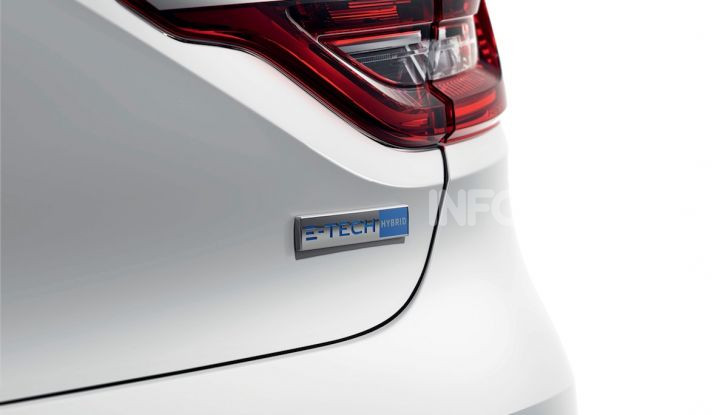 Renault apre gli ordini di Clio Hybrid e Captur Plug-In Hybrid - Foto 15 di 21