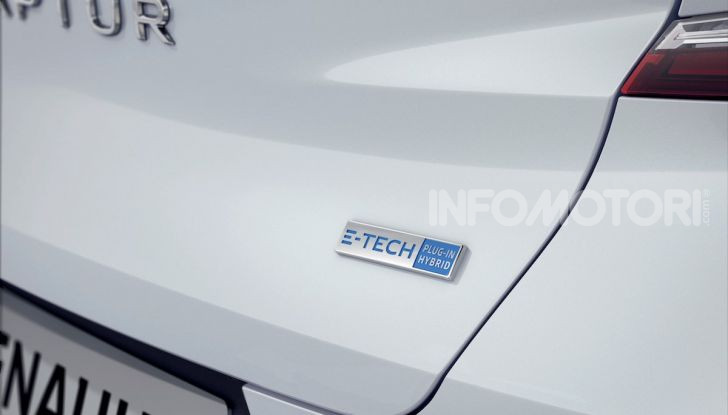 Renault apre gli ordini di Clio Hybrid e Captur Plug-In Hybrid - Foto 3 di 21