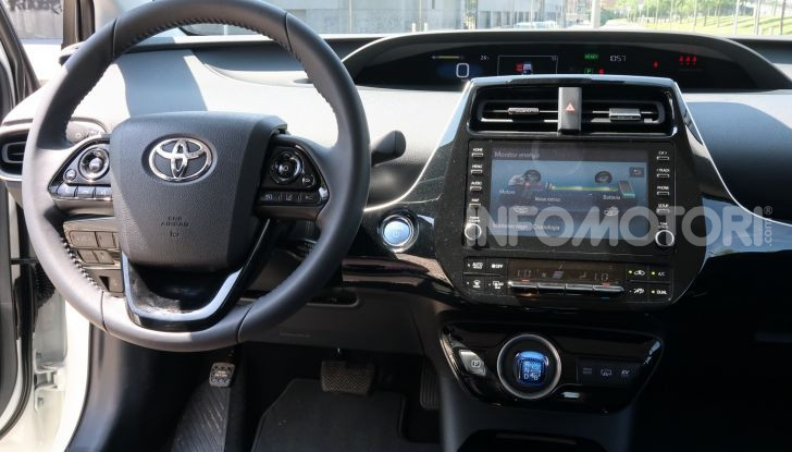 [VIDEO] Toyota Prius Plug-in Hybrid: test drive, autonomia, prestazioni - Foto 18 di 36
