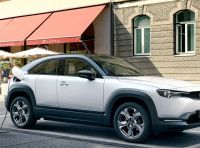 Mazda MX-30: linee pulite e autonomia da 200 km