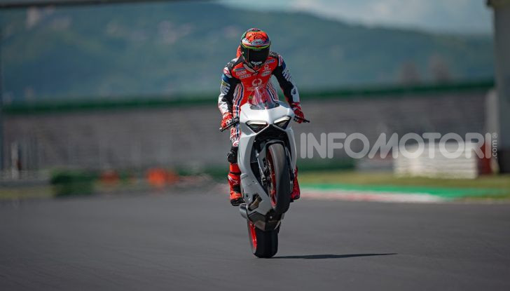 La Ducati Panigale V2 con nuova livrea White Rosso - Foto 8 di 9