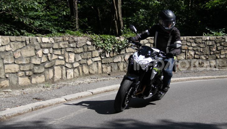 Prova Kawasaki Z900: 125 CV di puro godimento - Foto 7 di 31
