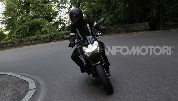 Prova Kawasaki Z900: 125 CV di puro godimento - Foto 9 di 31