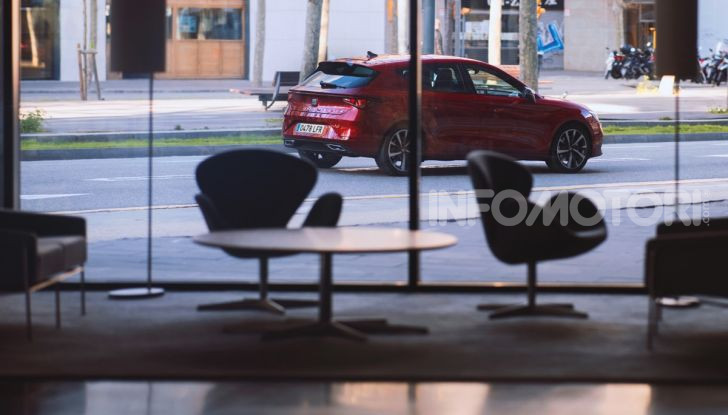 [VIDEO] Prova Seat Leon 2020 Hybrid: Attitudine Premium! - Foto 18 di 37