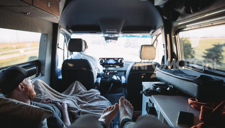 Storyteller Overland: tris di camper su base Mercedes Sprinter - Foto 9 di 9