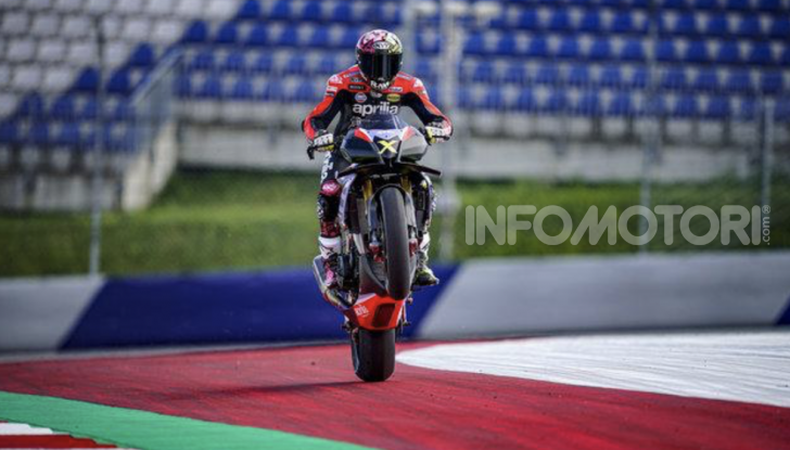 Aprilia Tuono V4 X: la hypermotard nata per la pista - Foto 11 di 12