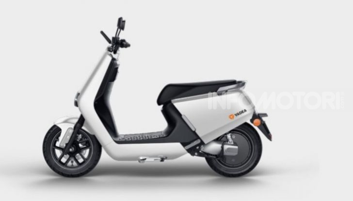 Vin Diesel diventa Fast, Furious & Green in sella allo scooter Yadea G5 - Foto 5 di 7