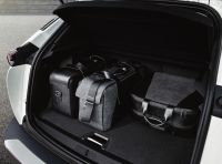 Peugeot: da benzina ad elettrico, lo spazio a bordo non cambia!