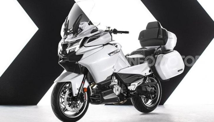 CF Moto 1250 TR-G: la tourer made in China ma con motore KTM - Foto 10 di 12