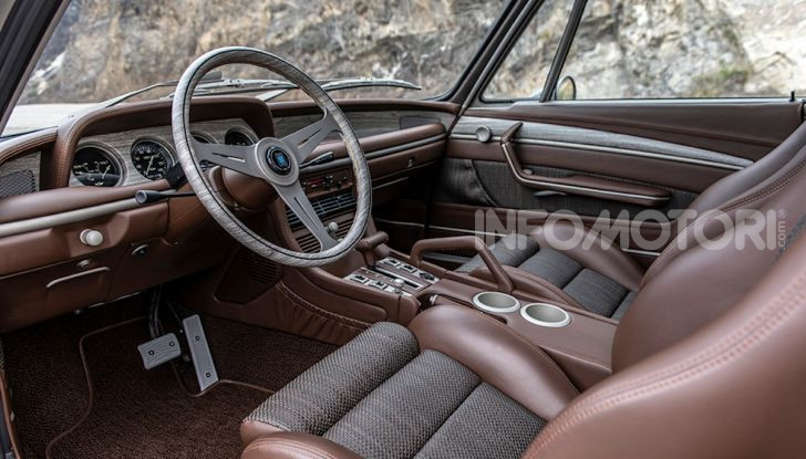 Robert Downey Jr si regala una BMW 3.0 CS del 1974 modificata a tema Iron Man - Foto 1 di 10