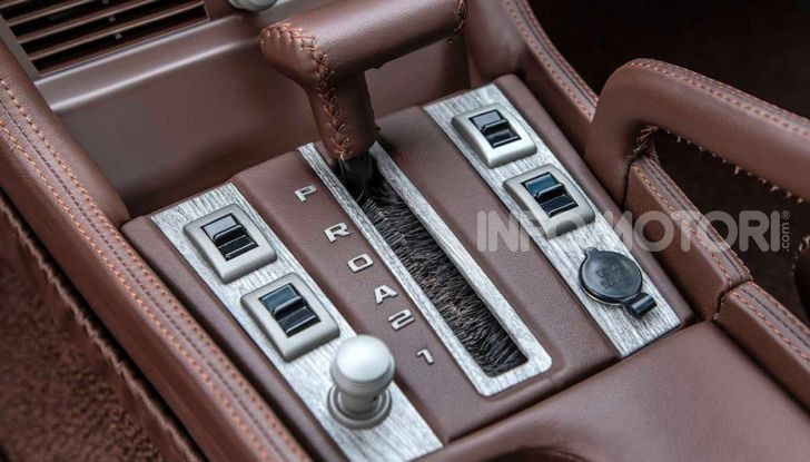 Robert Downey Jr si regala una BMW 3.0 CS del 1974 modificata a tema Iron Man - Foto 2 di 10