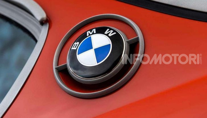 Robert Downey Jr si regala una BMW 3.0 CS del 1974 modificata a tema Iron Man - Foto 3 di 10