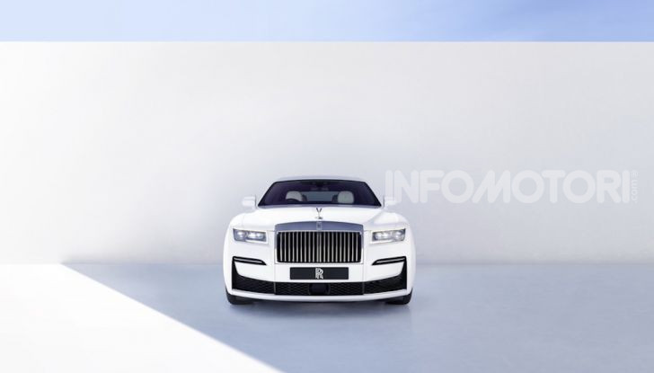 Rolls Royce Ghost: lusso e tecnologia allo stato puro - Foto 8 di 12